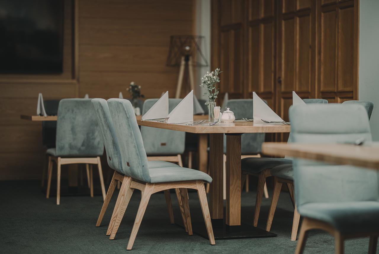 Hotel Restaurant Boss Miłosław Esterno foto